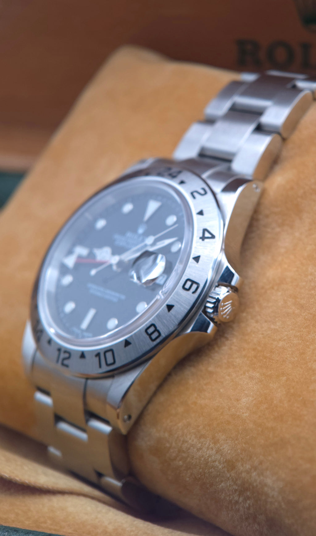 Rolex Explorer II 40mm 16570 Black Dial (July 2000 Full Set | A-Serial)
