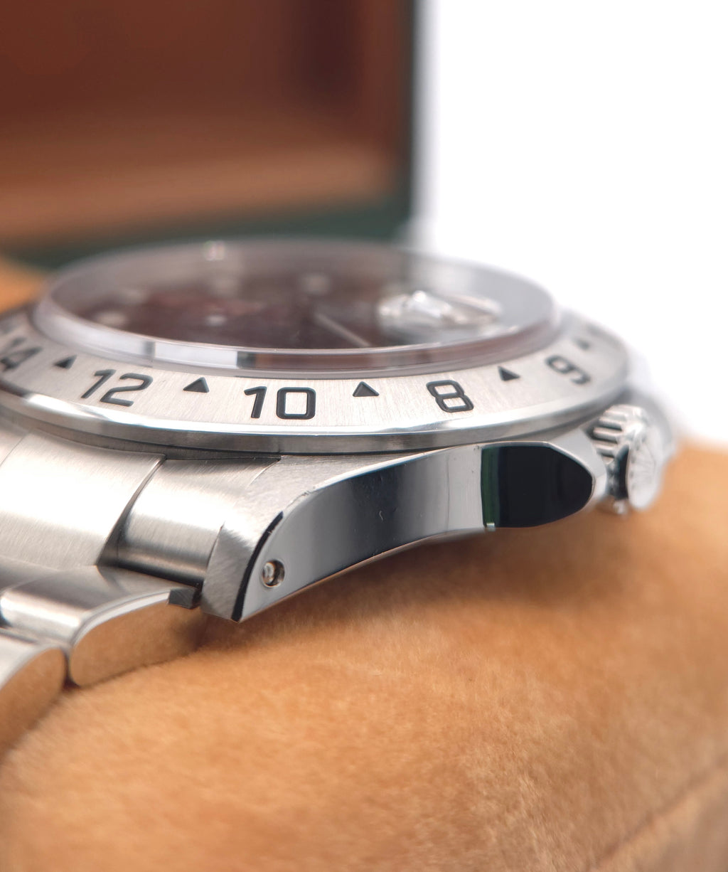 Rolex Explorer II 40mm 16570 Black Dial (July 2000 Full Set | A-Serial)