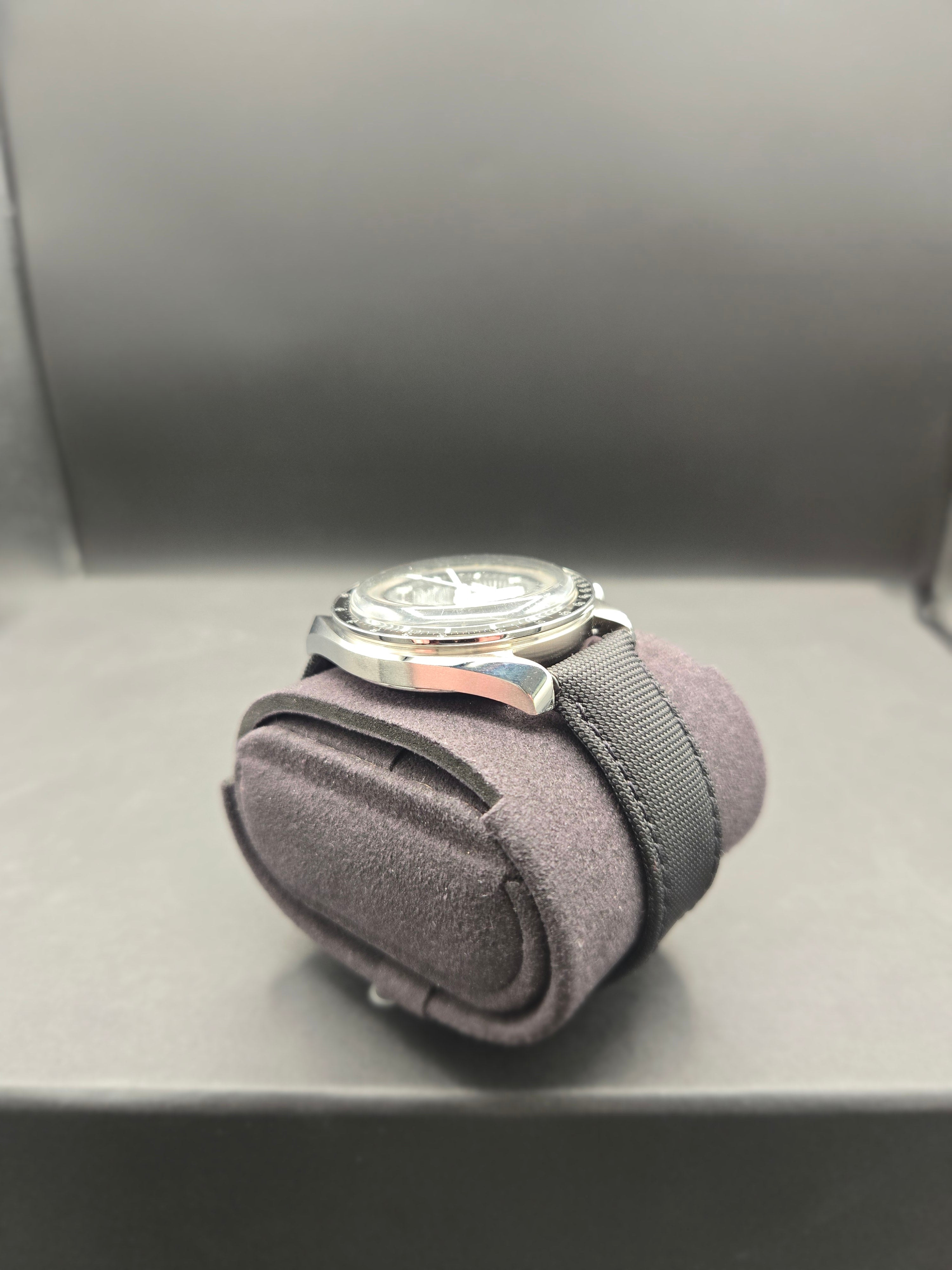 Omega Speedmaster Professional Moonwatch Hesalite 42mm Fabric Strap (Ref: 310.32.42.50.01.001) - Full Set