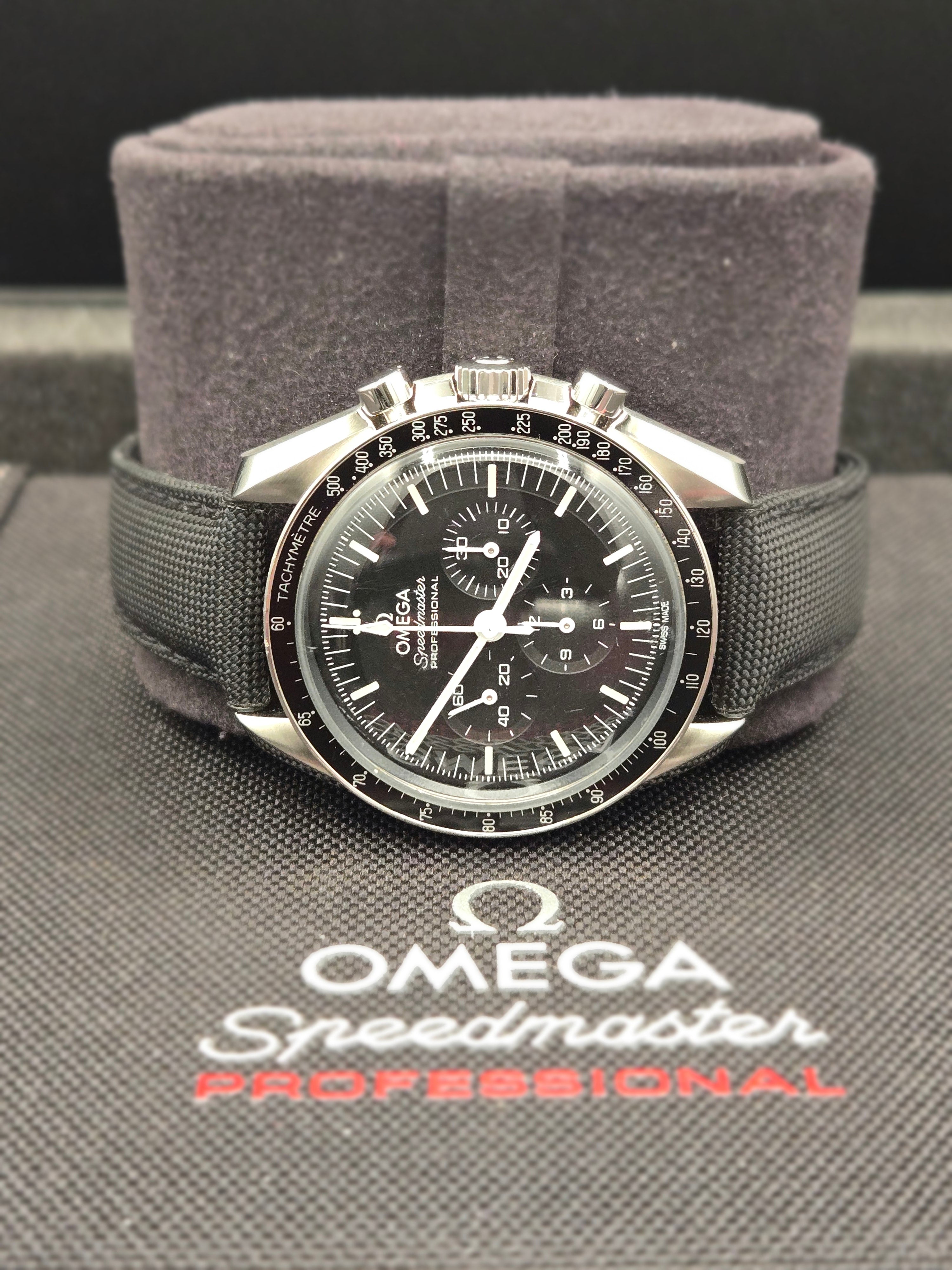 Omega Speedmaster Professional Moonwatch Hesalite 42mm Fabric Strap (Ref: 310.32.42.50.01.001) - Full Set