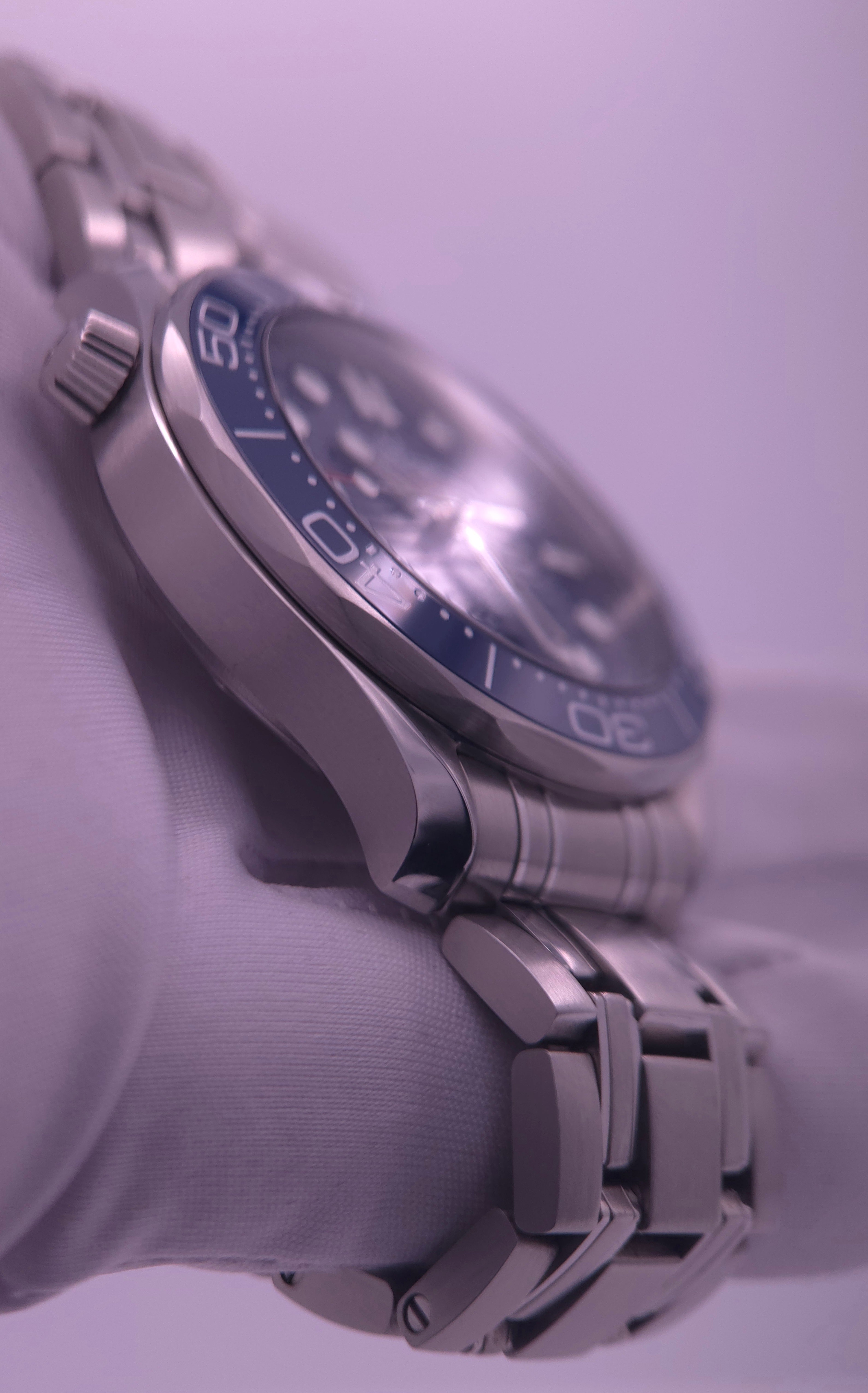 Omega Seamaster Diver 300M 42mm Blue Wave Dial 210.30.42.20.03.001 (2023 Box & Papers)
