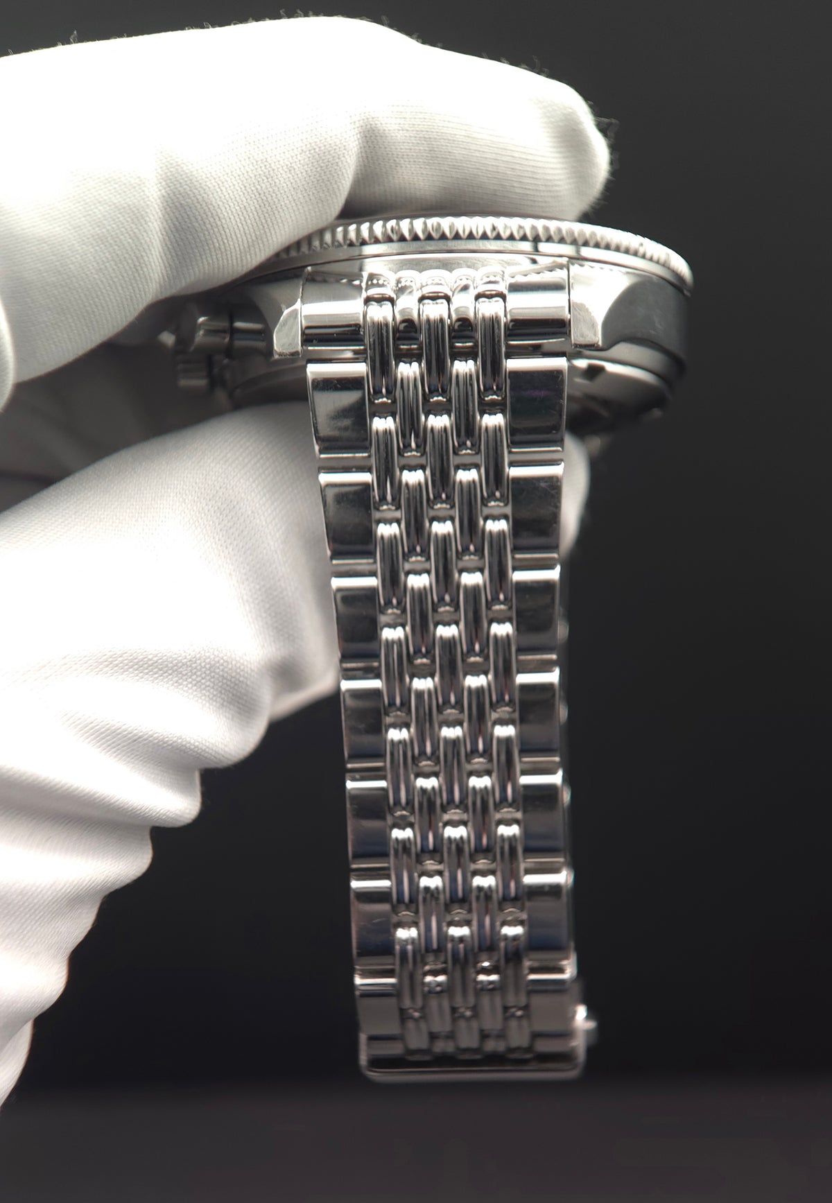 TAG Heuer Heritage Autavia Calibre Heuer 02 42mm CBE2110.BA0687 (2018 Full Set + Extra OEM Black Rubber Strap)