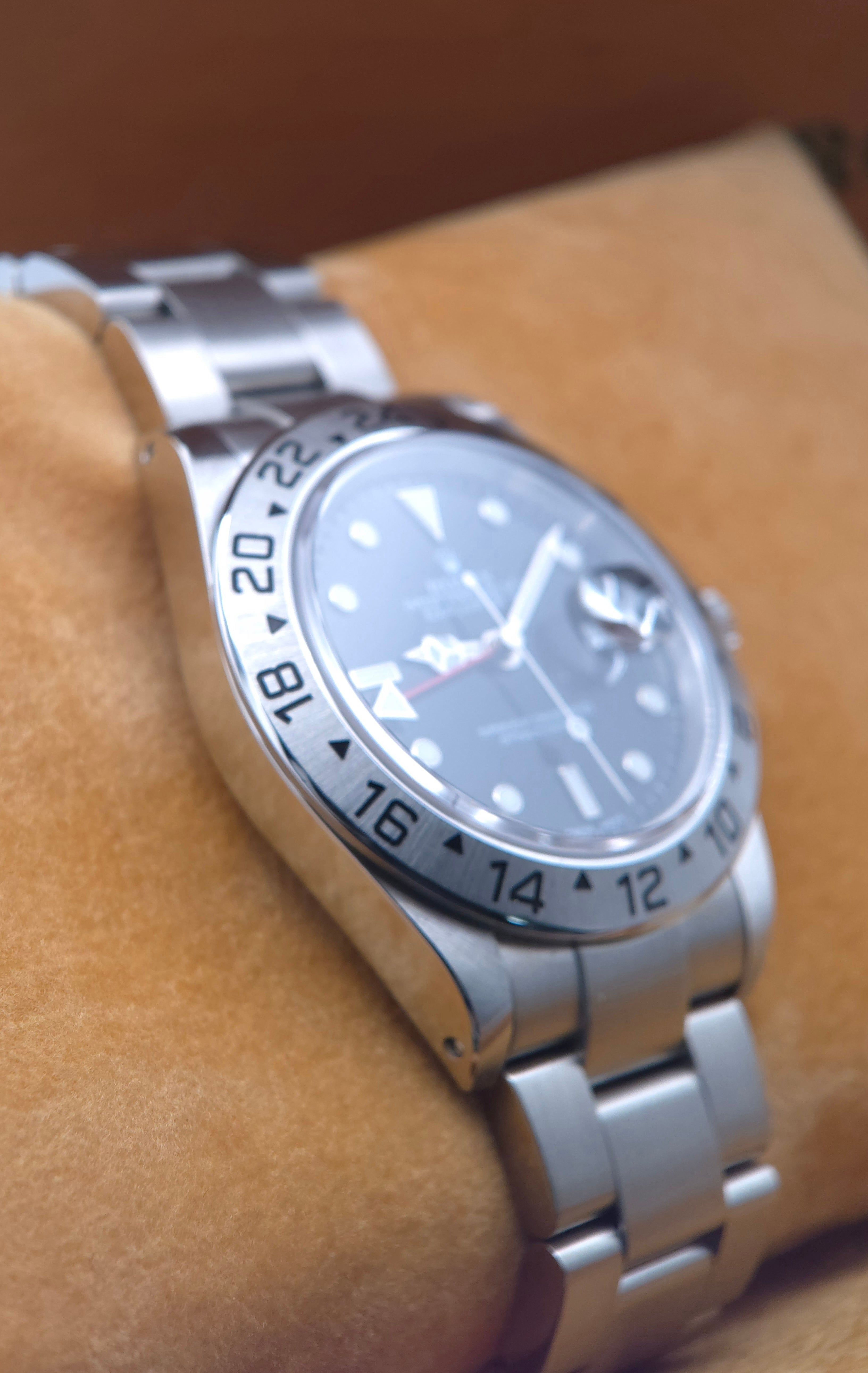 Rolex Explorer II 40mm 16570 Black Dial (July 2000 Full Set | A-Serial)