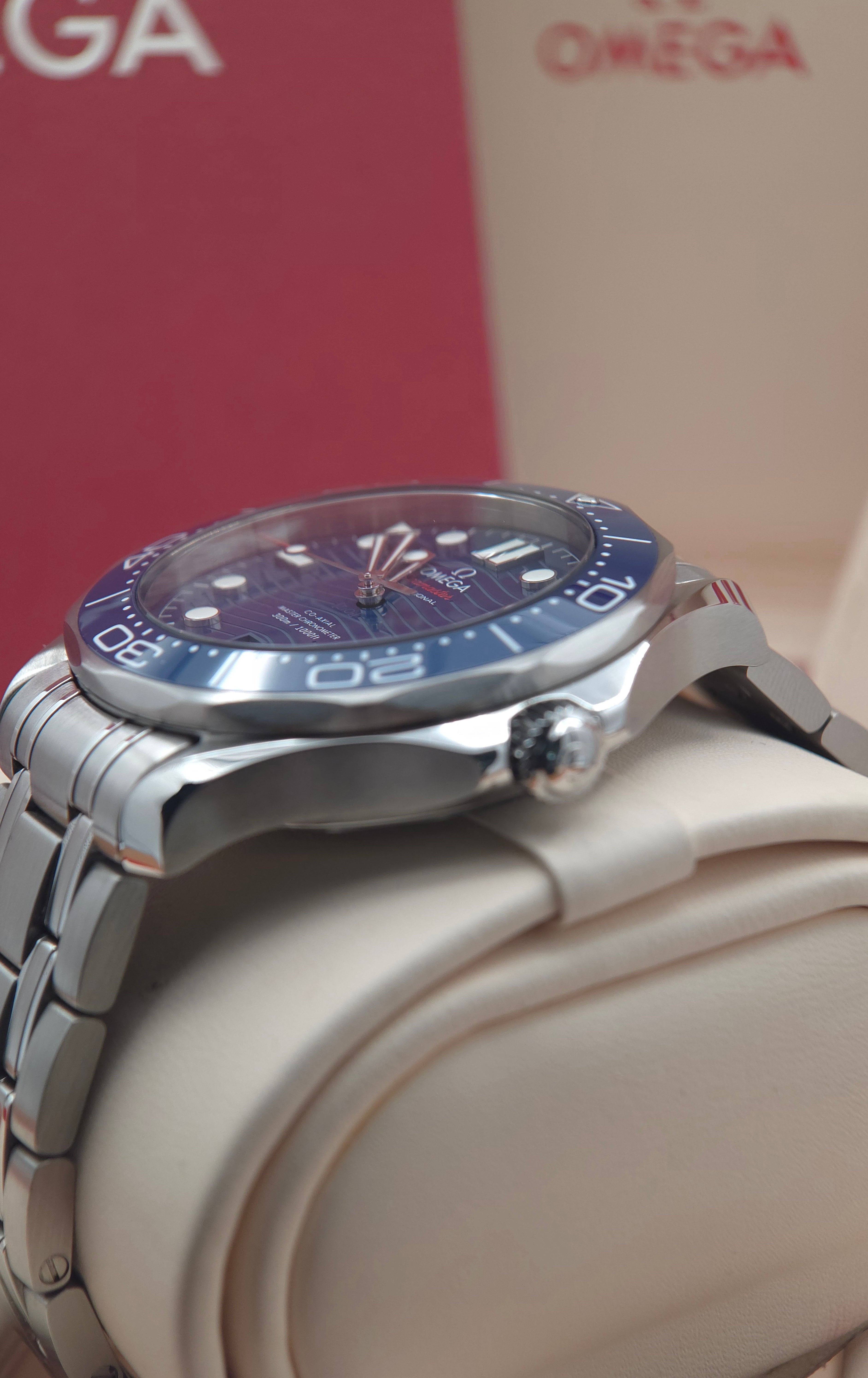 Omega Seamaster Diver 300M 42mm Blue Wave Dial 210.30.42.20.03.001 (2023 Box & Papers)