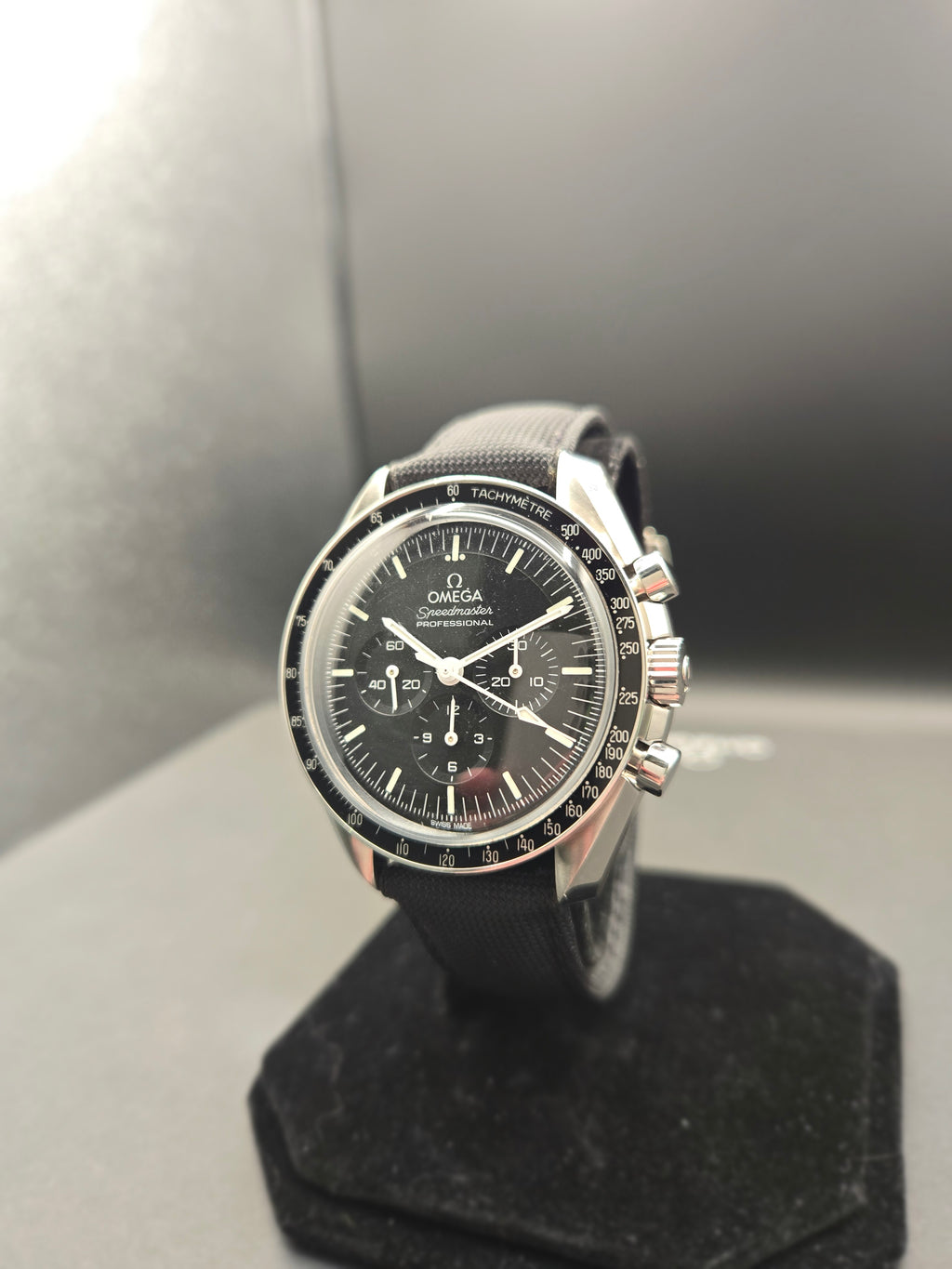 Omega Speedmaster Professional Moonwatch Hesalite 42mm Fabric Strap (Ref: 310.32.42.50.01.001) - Full Set