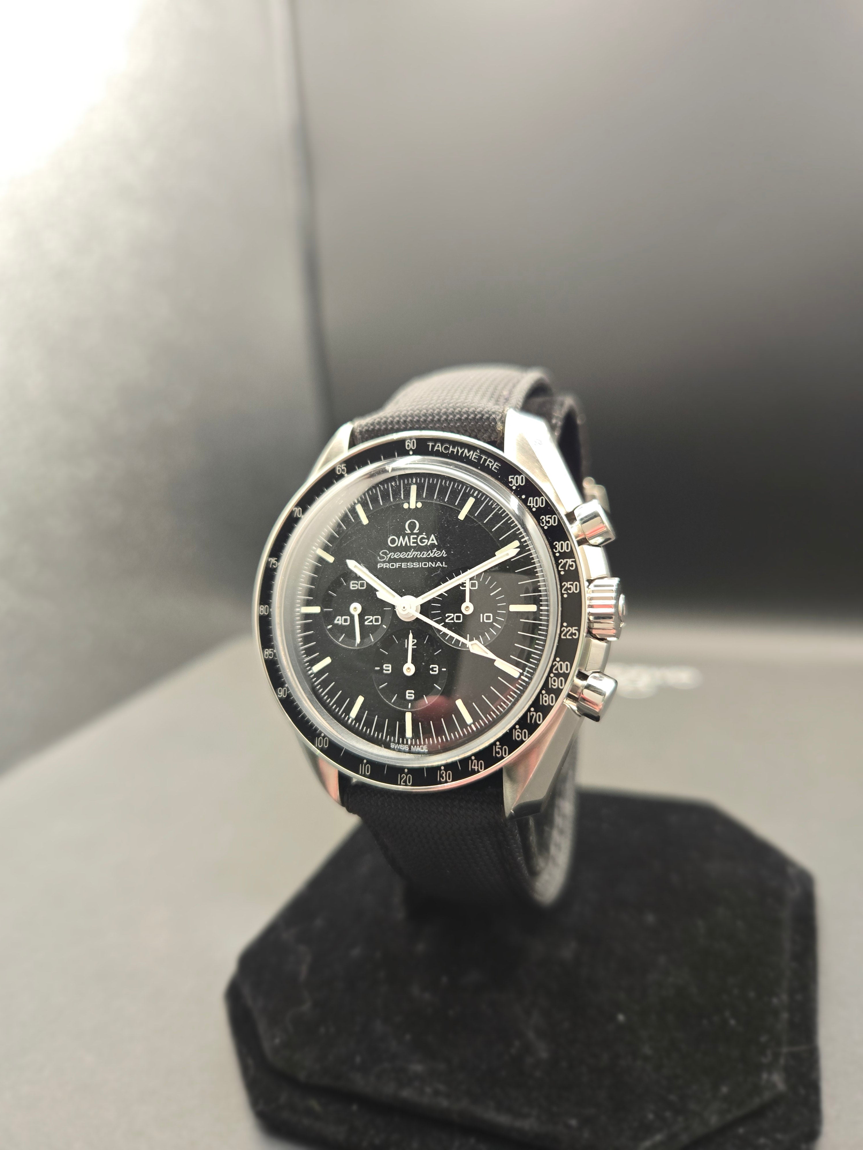Omega Speedmaster Professional Moonwatch Hesalite 42mm Fabric Strap (Ref: 310.32.42.50.01.001) - Full Set