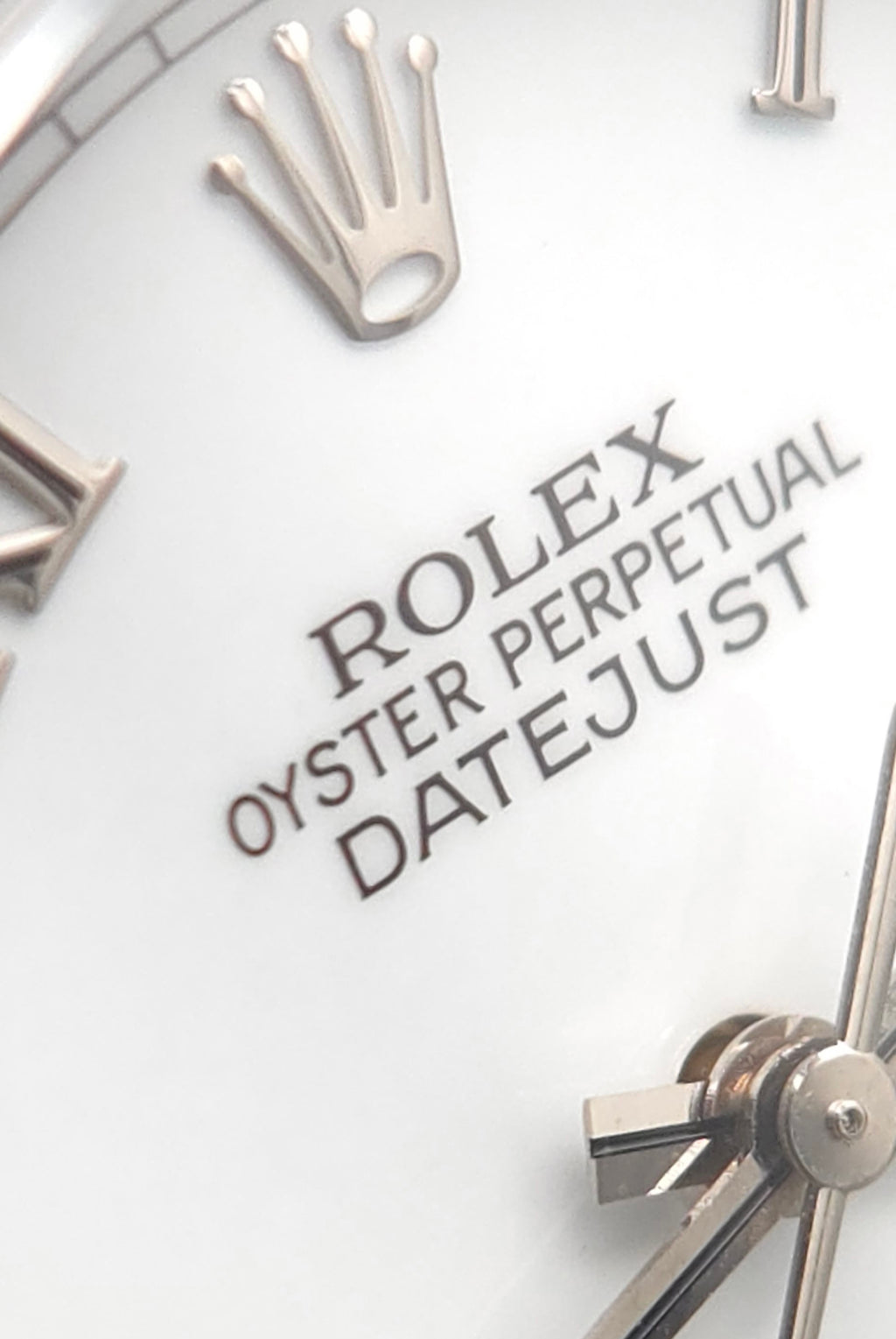 Rolex Datejust 36mm White Dial Applied Roman Numerals Smooth Bezel Ref. 16200 (Y-Serial)