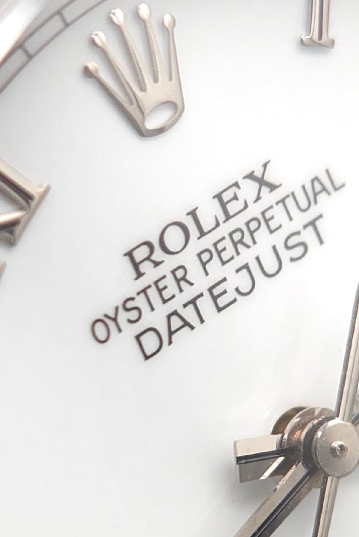 Rolex Datejust 36mm White Dial Applied Roman Numerals Smooth Bezel Ref. 16200 (Y-Serial)