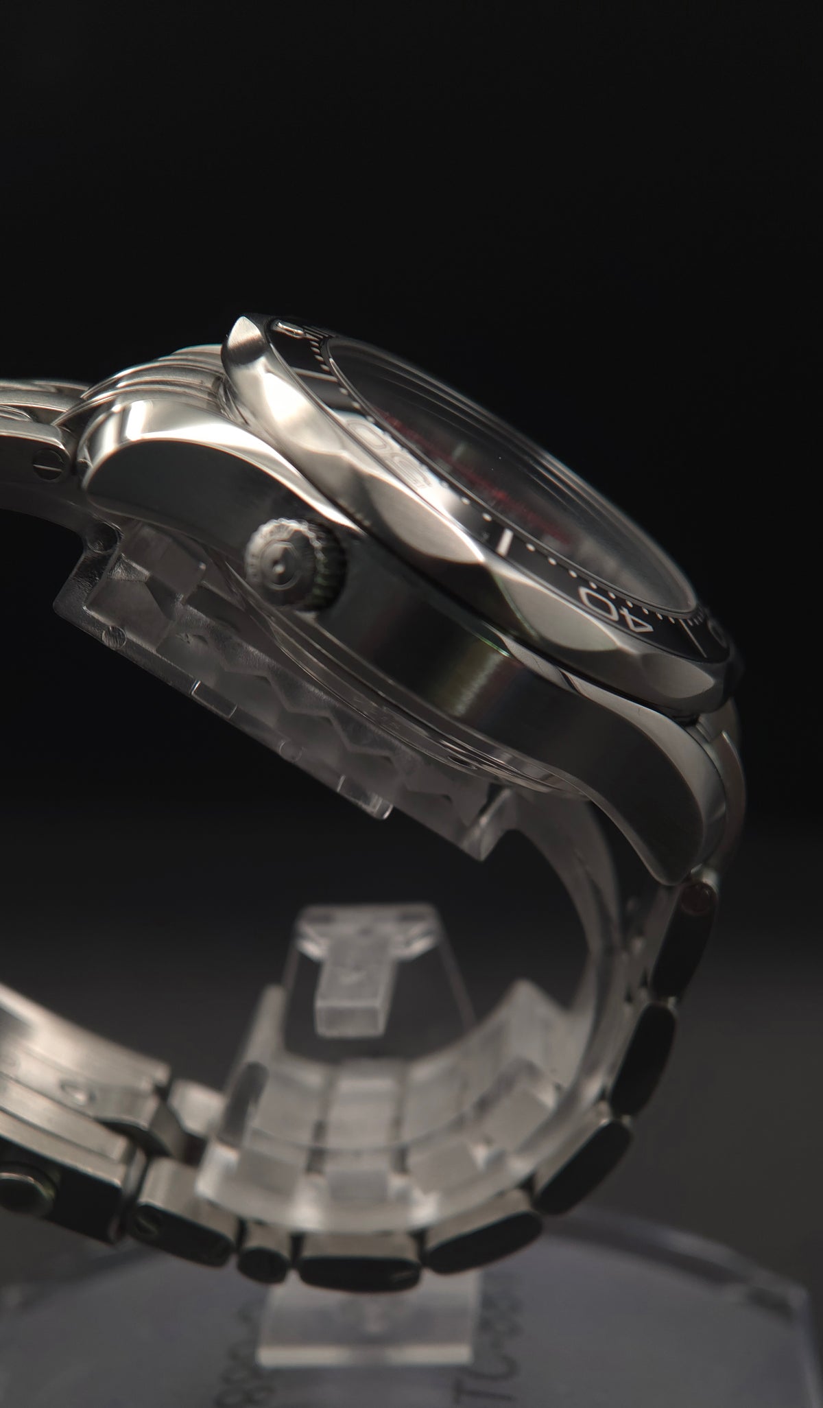 Omega Seamaster Diver 300M Chronograph 41.5mm Black Ceramic Ref. 212.30.42.50.01.001 (Warranty & Pictograms Card