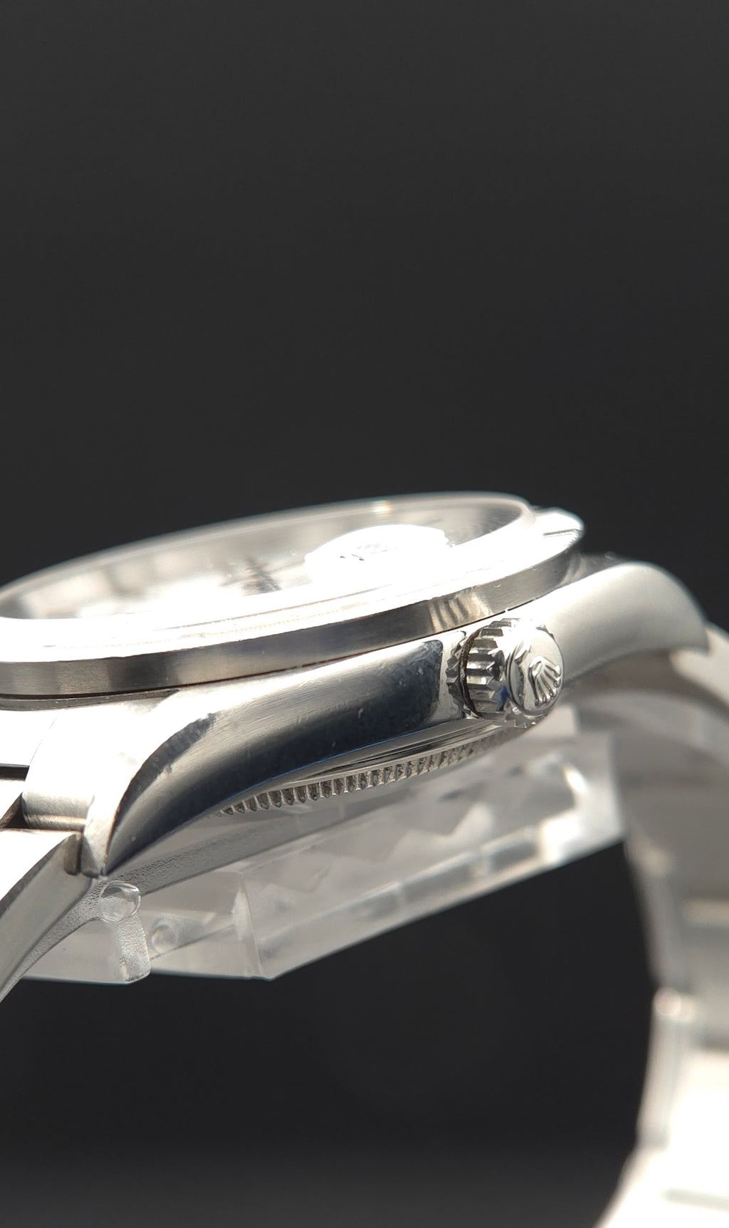 Rolex Oyster Perpetual Date 34mm 15210 White Roman Dial (1994 Papers)