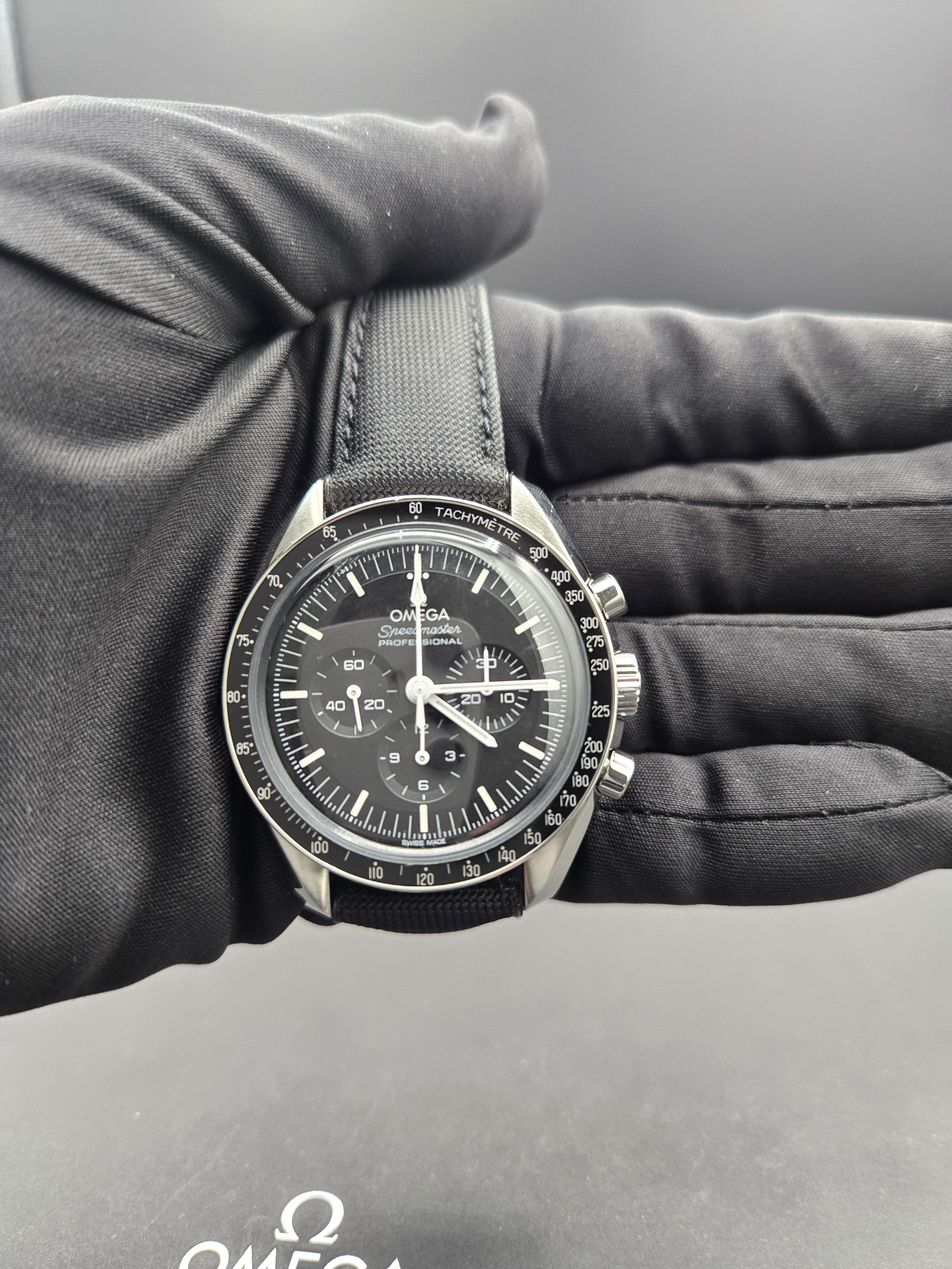 Omega Speedmaster Professional Moonwatch Hesalite 42mm Fabric Strap (Ref: 310.32.42.50.01.001) - Full Set